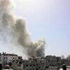 Gaza, raid israeliani sulla Striscia: “33 morti, la metà bambini”