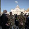 Assange ai funerali di Papa Francesco, fondatore Wikileaks a San Pietro