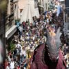 Alla “Festa del Tulipano” di Castiglione del Lago scatta l’ora della prima parata con un omaggio a Papa Francesco.