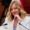 Meloni chiude intese per 4 miliardi con Kazakistan. Martedì incontro con Macron per ‘ricucire’
