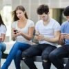 Social, report adolescenti Ue, per quasi la metà uso problematico, 10 anni fa era il 38%