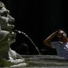 Ondata di caldo estremo in Italia, oggi 18 città bollino rosso: domenica sanno 21