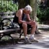 Caldo fa invecchiare male e mina lo spirito di squadra: cosa dice la scienza