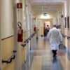 Terni, morta dopo 5 mesi di agonia la donna presa a martellate dal marito sul bus: sarà disposta autopsia