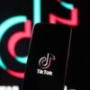 Disordini e proteste, TikTok condanna le violenze: attivata una ‘task force’ e rimossi video e account